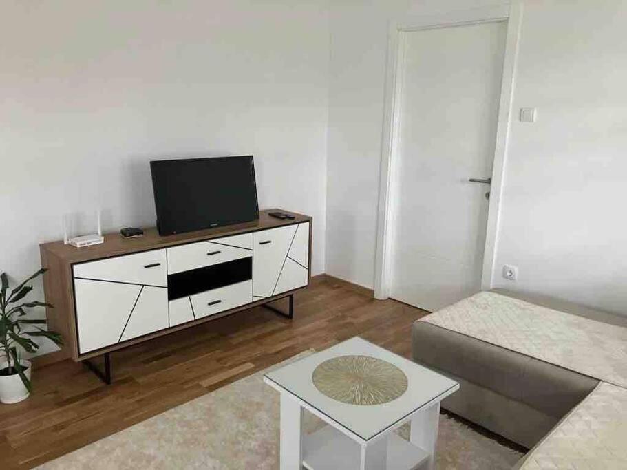 Apartman Vrbas 1 + Podzemna Garaza Баня-Лука Екстер'єр фото